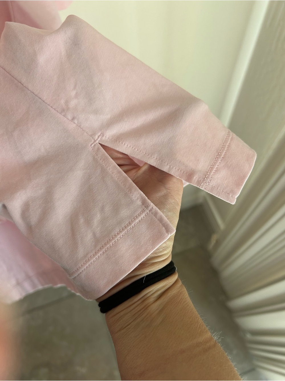 Uniqlo women’s airism tshirt - Picture 4 of 4